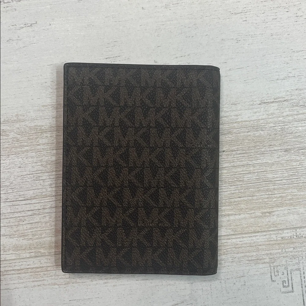 Michael Kors Jet Set Passport Wallet Brown Acorn Color